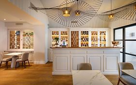 Mourasuites Hotel